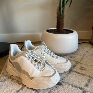 Chunky sneakers only worn once